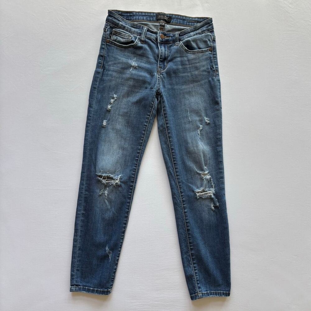 Judy Blue Skinny Distressed Jeans Stretch size 9/29 Relaxed Fit Mid Rise FLAW